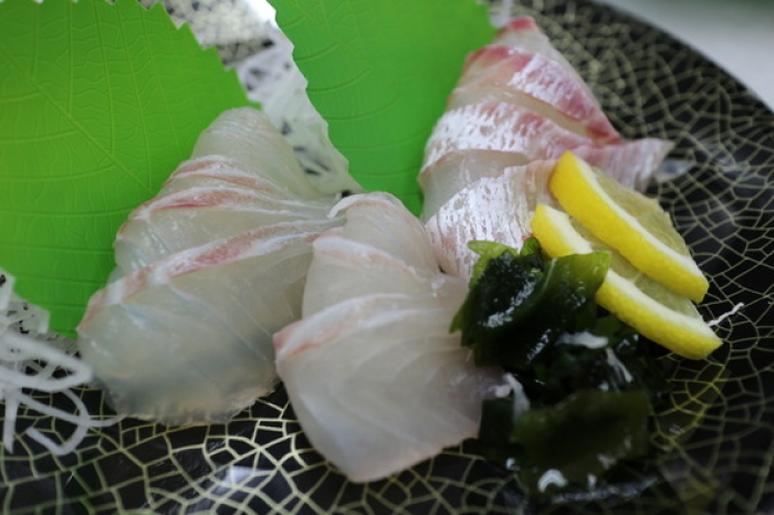 朝〆天然真鯛が旨い!