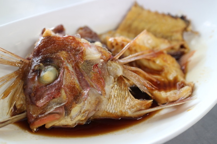 朝〆天然真鯛が旨い!