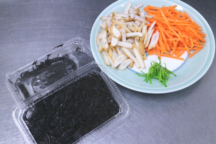 南知多産!旬のひじきが旨い!ひじき煮でどうぞ!
