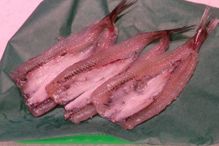 地元のおかーちゃんレシピ 脂がのった ニギス 天ぷらが絶品 知多半島の魚貝類 鮮魚から干物まで直送する 魚太郎