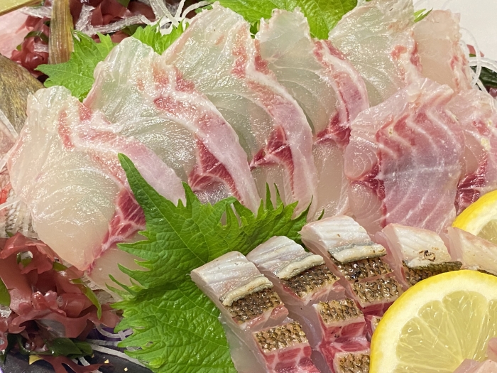 俺たち魚屋の大好物!この季節が待ち遠しい!梅雨イサキ