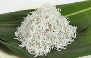 南知多産 しらす干し(ちりめんじゃこ)300g(保冷箱入)