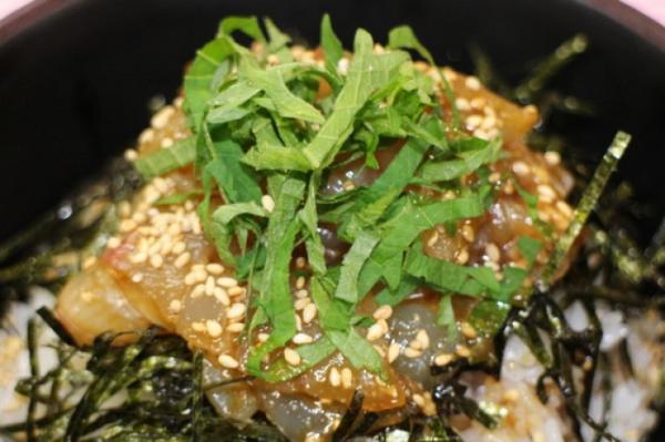 真鯛の漬け丼