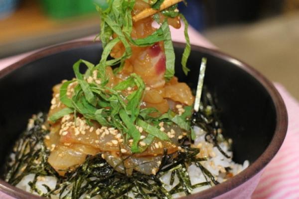 真鯛の漬け丼