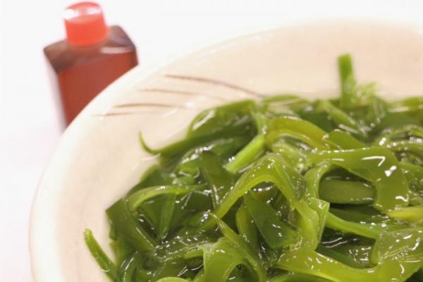 魚太郎自家製!めかぶとろろ!