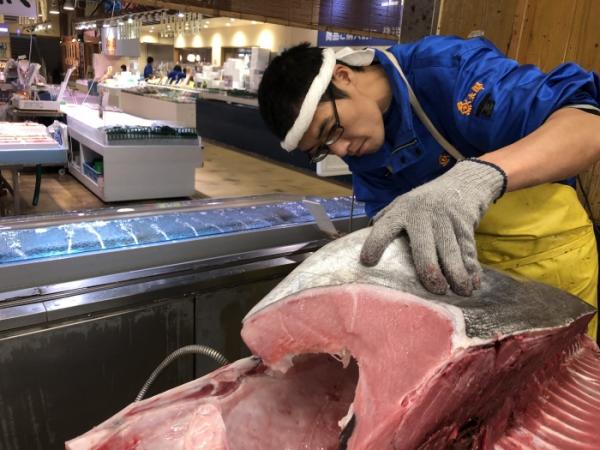 特別な祝日。特別なまぐろ。